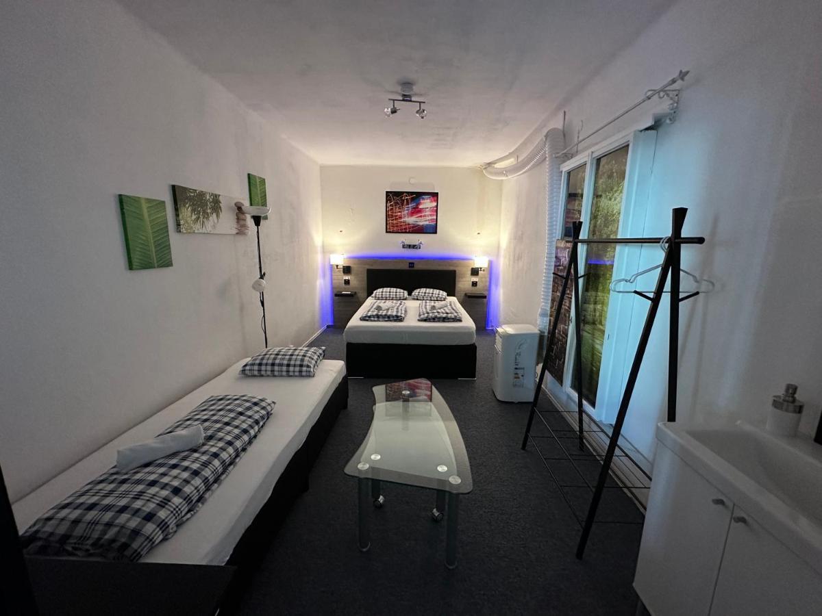 Hostel Lovely Rooms, City Center, Shared Bathroom, Windows To Corridor Villach Buitenkant foto