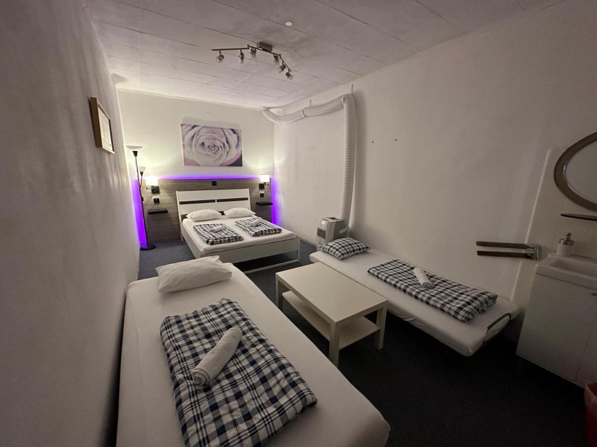 Hostel Lovely Rooms, City Center, Shared Bathroom, Windows To Corridor Villach Buitenkant foto