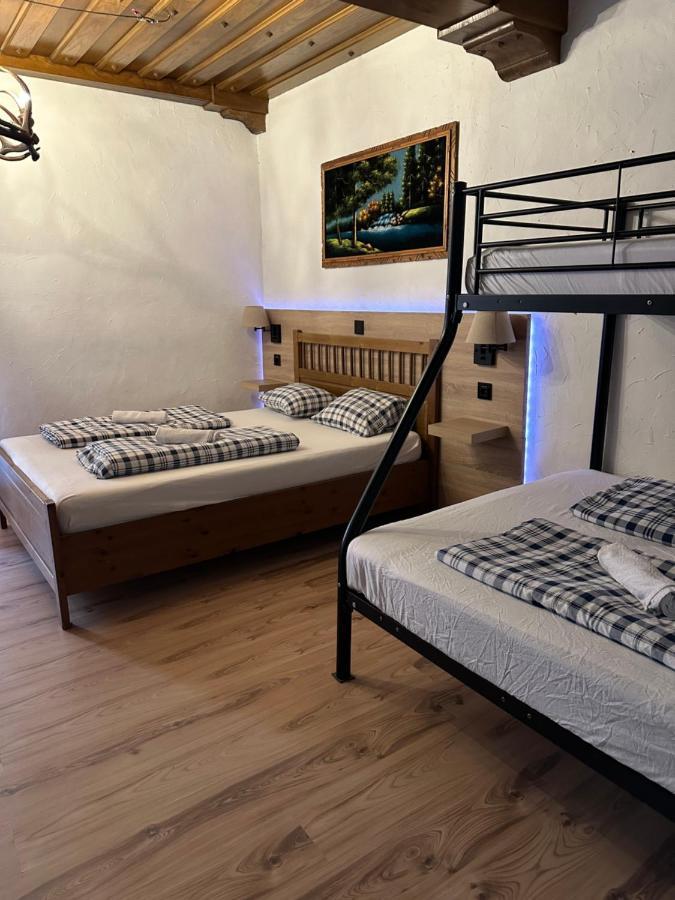 Hostel Lovely Rooms, City Center, Shared Bathroom, Windows To Corridor Villach Buitenkant foto