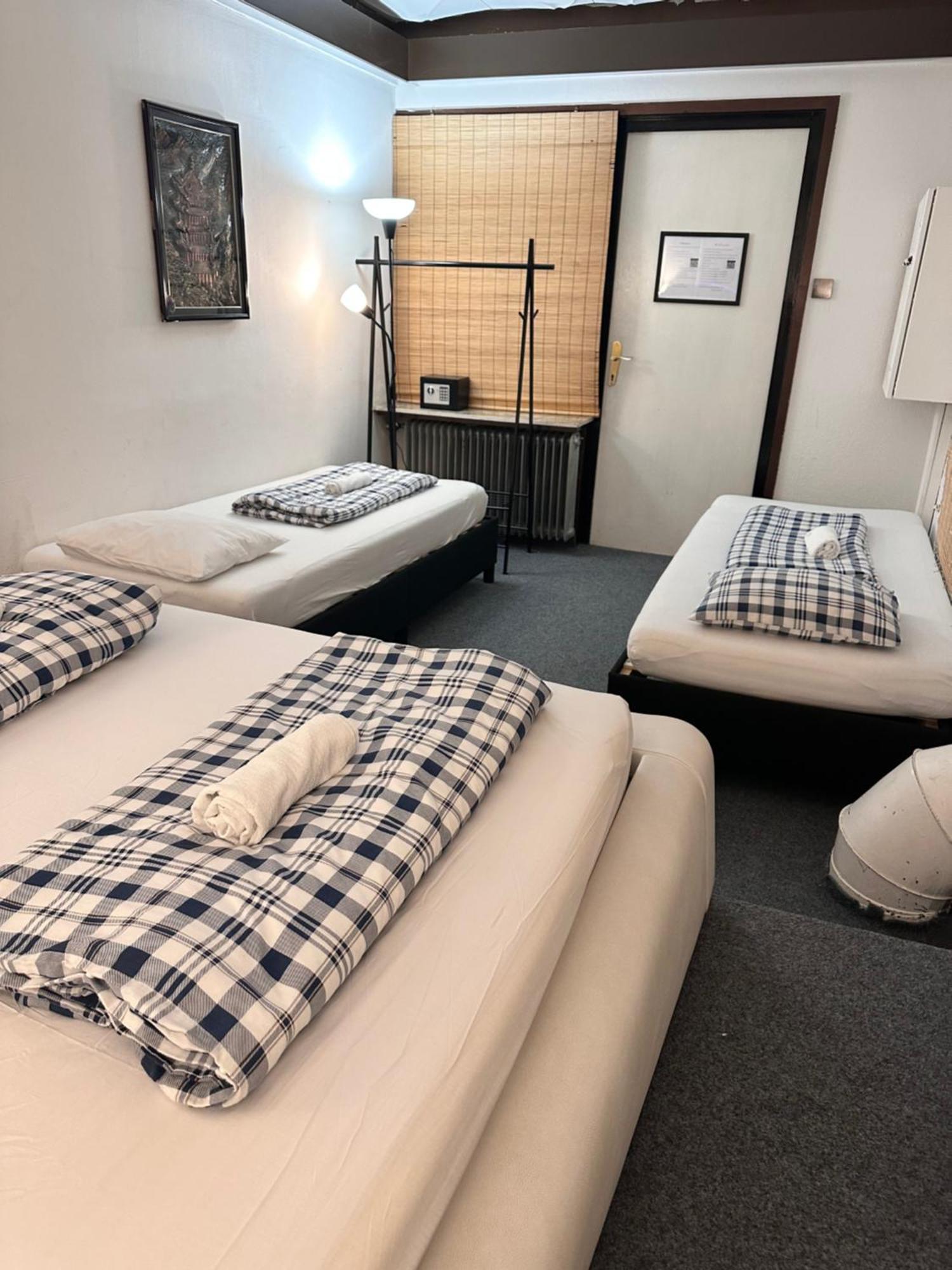 Hostel Lovely Rooms, City Center, Shared Bathroom, Windows To Corridor Villach Buitenkant foto