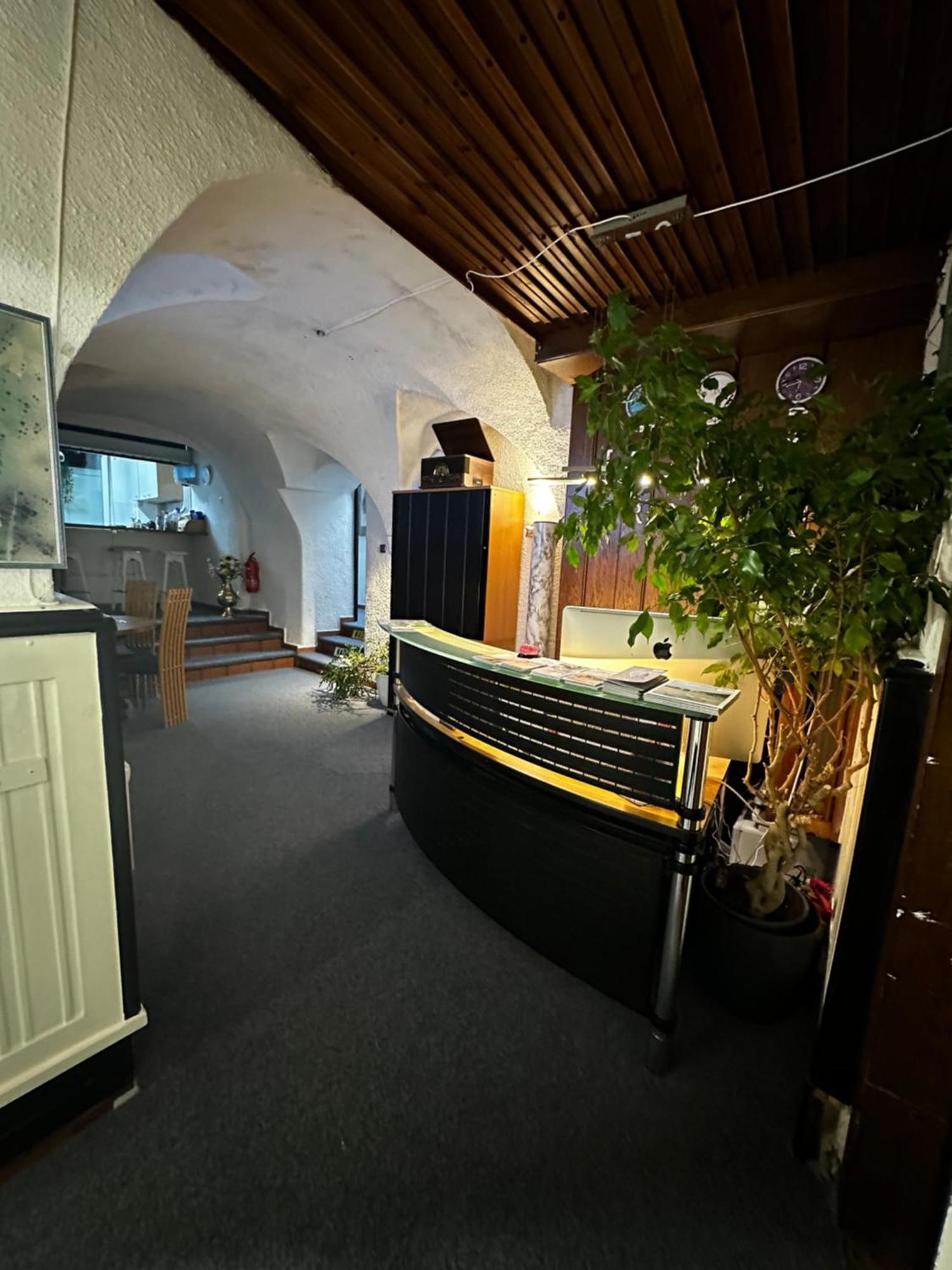 Hostel Lovely Rooms, City Center, Shared Bathroom, Windows To Corridor Villach Buitenkant foto